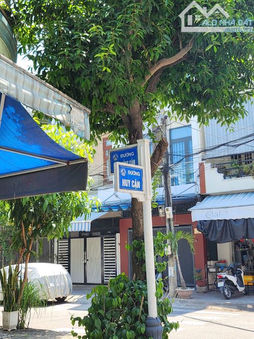 Bán Căn nhà 3 tầng mặt phố Huy Cận – Ngay góc Lê Thanh Nghị - Vị trí đắc địa – 2 trường ĐH - 2
