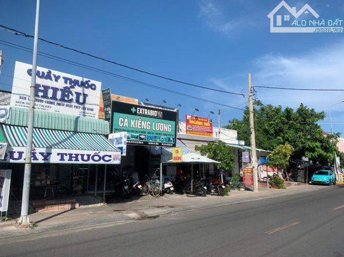 Cần bán mặt tiền kinh doanh đường Võ Thị Sáu, TT Long Hải - Giá bán : 15 tỷ 900 triệu - 2