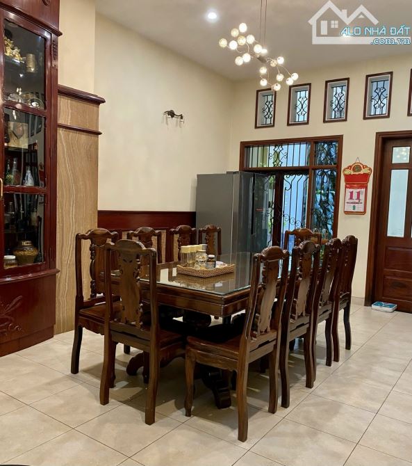 Biệt thự đẹp khu 284 đường Nguyễn Trọng Tuyển, Phú Nhuận , 8x22m , 4 tầng , giá 45 tỷ - 2
