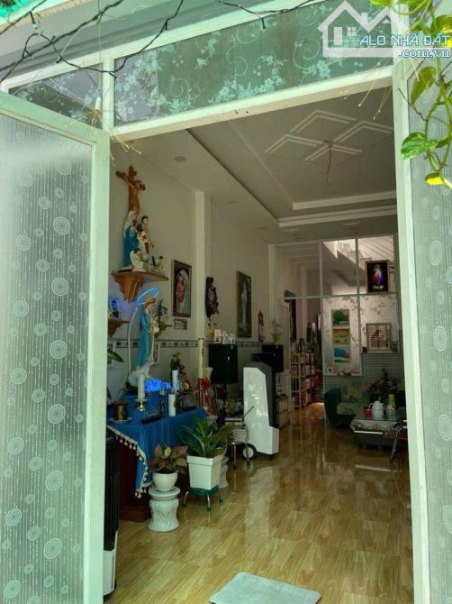 SIÊU HIẾM - MẶT TIỀN KINH DOANH CẠNH CHỢ XÓM MỚI - 115m2 (4,2x28) - SỔ A4 - NHỈNH 8 TỶ - 2