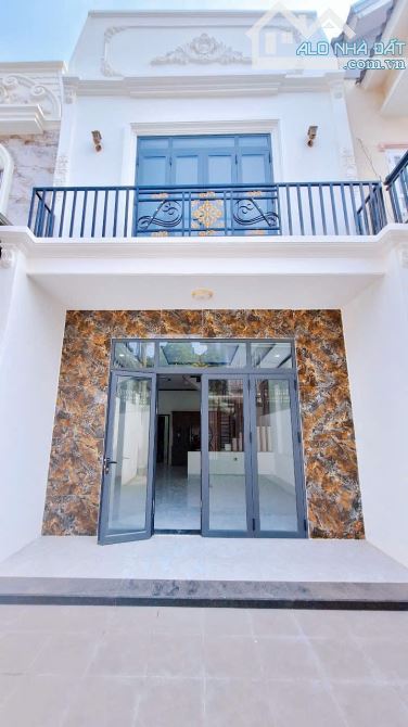 Giá bán:  3tỷ750 (thương lượng)  CHỦ GỬI BÁN NHÀ 1T1L PHƯỜNG BỬU HOÀ. DT5x19,4=97,5M2 - 2
