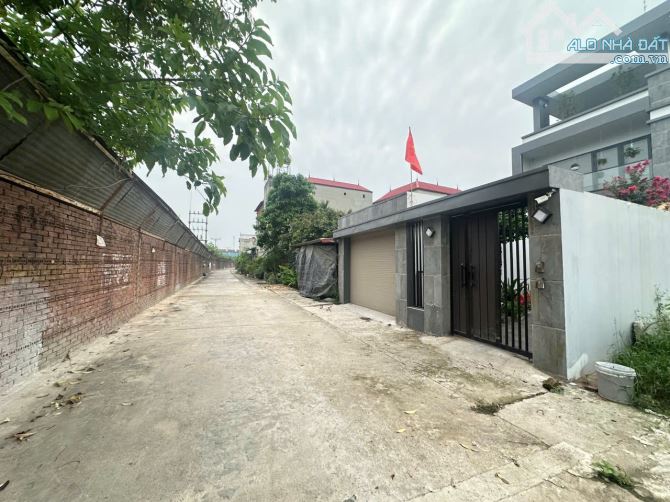 BÁN RẺ Biệt Thự 3 Tầng  – Gara Ô Tô – Đường To 8M, View Dự Án – Giá Tốt Hơn Mua Đất . - 2