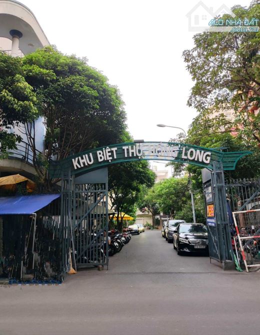 Giá rẻ nhất! Bán nhà khu biệt thự Hồng Long - Huỳnh Lan Khanh (5x17m) 5 tầng - 20.3 tỷ - 2