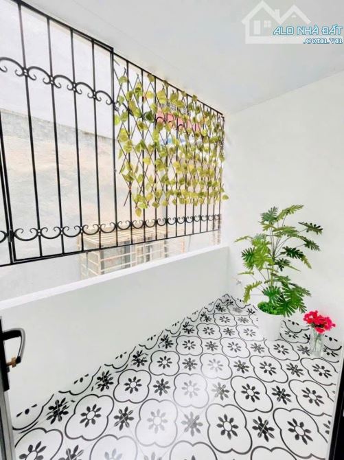 NHÀ ĐẸP XÂY MỚI NGÕ 79 CẦU GIẤY FULL NỘI THẤT, 4 TỶ, NGÕ RỘNG THOÁNG, TL TRỰC TIẾP - 2