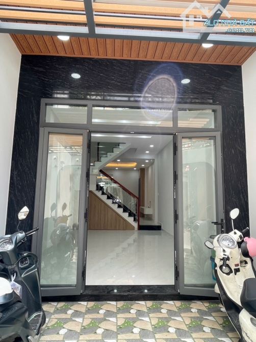 🛑TRỊNH ĐÌNH TRỌNG - HẺM XE TẢI 8M - GIÁP TÂN BÌNH - QUẬN 11 - 3 TẦNG - 100M2— 10.X TỶ - 2