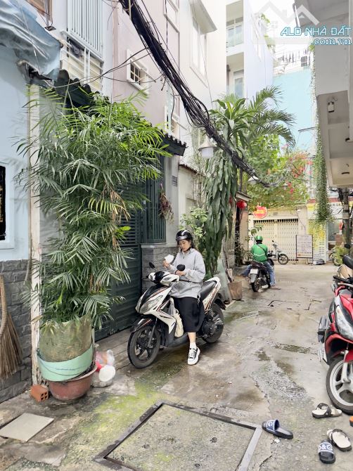 Bán nhà CHDV hẻm xe hơi Cư Xá Đô Thành Q3 – 8 phòng thu 40tr/tháng – 9,8 tỷ - Thương lượng - 2