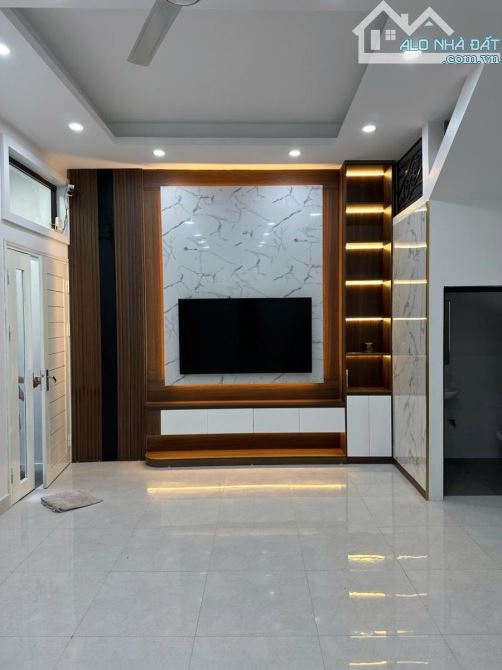 KIM QUAN - VIỆT HƯNG -   NGÕ RỘNG _ BA GÁC VÀO NHÀ _ NHÀ MỚI  ĐẸP LONG LANH - Ở NGAY - 2