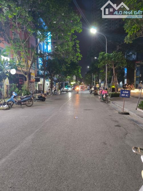 SIÊU NÉT nhà phố LK05, KĐT mới Văn Khê, 92m2, 4 Tầng, 25 tỷ - 2
