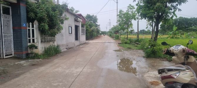 MUA ĐẤT TẶNG RAU- MẢNH ĐẤT NHỎ XINH - GẦN BÌA LÀNG 5m - ĐÔNG LẠI QUANG TIẾN - 2