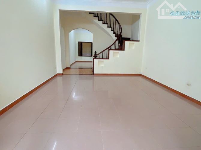 NGÕ 5 HOÀNG QUỐC VIỆT. VEW HỒ. 2 THOÁNG. Ô TÔ TRÁNH. KINH DOANH. 100M2-4T-MT5,2M-30,9 TỶ· - 2