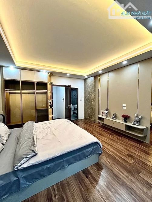 Bán Nhà Cổ Linh, Long Biên 5T, 32m2, giá 6,5 tỷ Ô Tô Đỗ Gần - 2