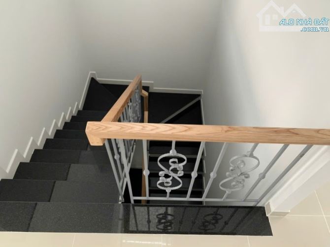 Gấp bán nhà phố Hoàng Diệu 2, Thủ Đức, giá 8.3 tỷ, 3 tầng, dt 84m2. - 3