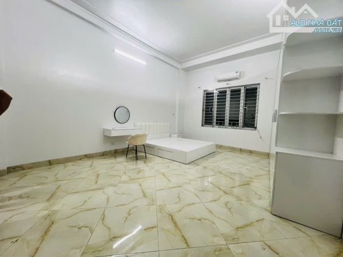 BÁN NHÀ PHỐ NGỌC HÀ NHÀ ĐẸP - THANG MÁY - OTO - KINH DOANH DIẸN TÍCH 45m2 5 Tầng Mặt Tiền - 3