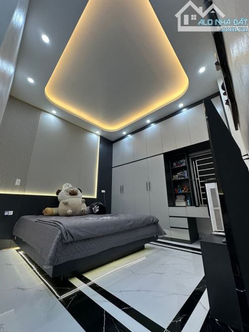 Nhà đẹp 3 tầng mặt đường Đinh Thị Ván - 3