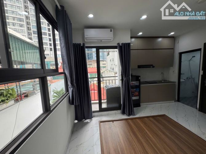 Chung cư mini Nguyên Hồng 22 phòng, DT 1.2tỷ/năm, ba gác thông, 20m ra ô tô tránh, 83m - 3