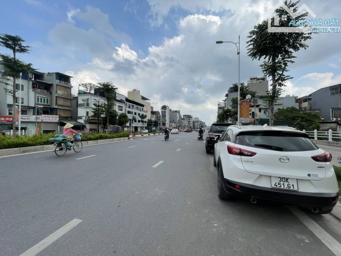 BÁN NHÀ MẶT HỒ TAI TRÂU 2 THOÁNG 19, 5 TỶ 64m 5 TẦNG MT 3,5m Ô TÔ ĐỖ KINH DOANH LONG BIÊN - 3