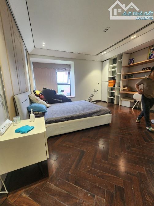 BÁN NHÀ HỒNG TIẾN 130M2,, 7 TẦNG THANG MÁY, MT RỘNG, GẦN MẶT PHỐ, NỘI THẤT ĐẸP, BỂ CÁ KOI - 3