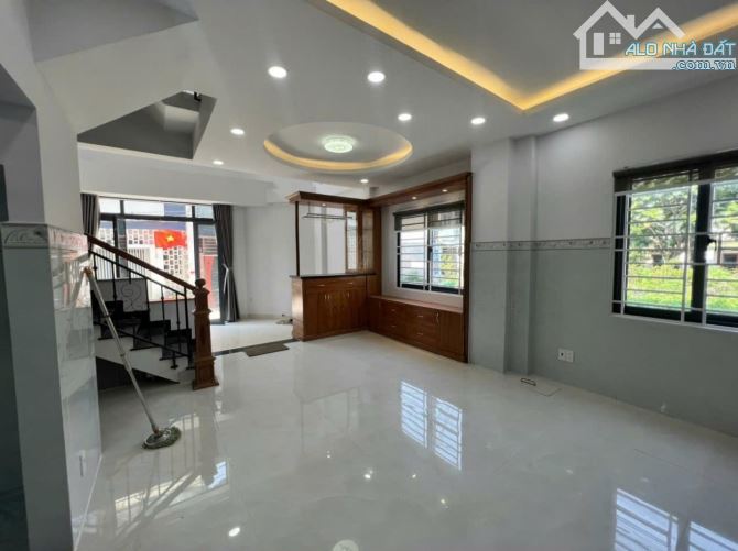 Căn Góc 2 Mặt Tiền HXH Đ. Thạnh Xuân 24 Quận 12- 4 Tầng 191m2 Sàn (4,5x10) chỉ 5,3 - 3