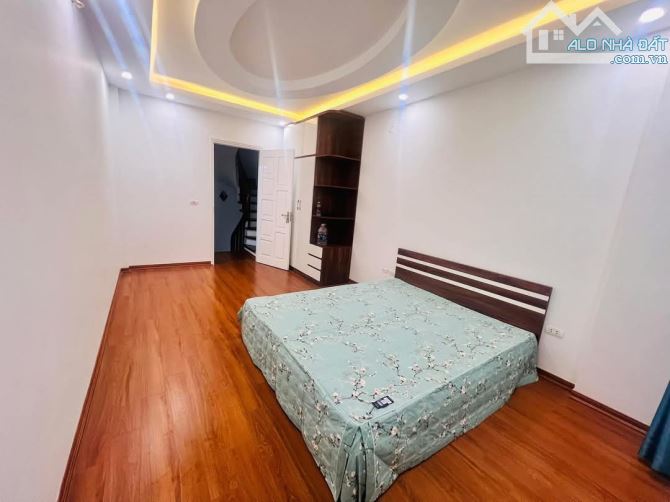 NHÀ CẦU GIẤY NGAY GẦN ĐH SƯ PHẠM 35M2 - 5T - NHỈNH 7 TỶ VỊ TRÍ ĐẸP 2 MẶT THOÁNG GẦN PHỐ - 3