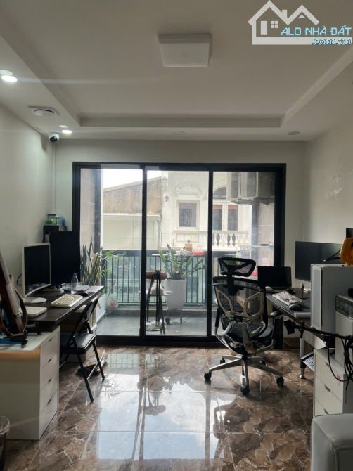Nhà phân lô, 42m2, 4 phòng ngủ, phố Mạc Thái Tổ, Cầu Giấy.Giá 19.05 tỷ, còn thương lượng. - 3