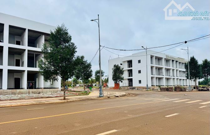 Một lô hướng Bắc, view công viên và nhà văn hóa tại Ân Phú ngang 6m - 3
