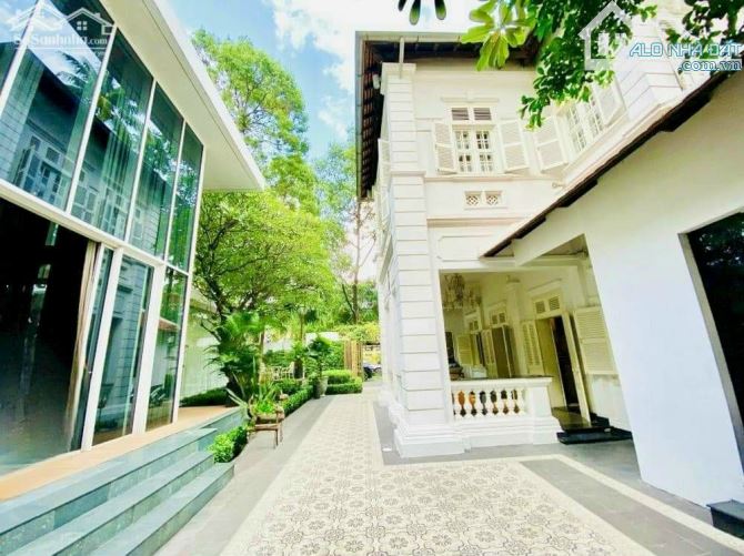 (Biệt thự Q1) Bán Biệt thự góc 2MT rẻ nhất Q1. 12.5x19 vuông. CN:240m2 Giá chỉ 130 tỷ - 3