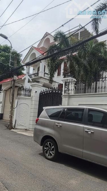 bán biệt thự 26 tỷ/ 200 m2 trần não , quận 2 - 3