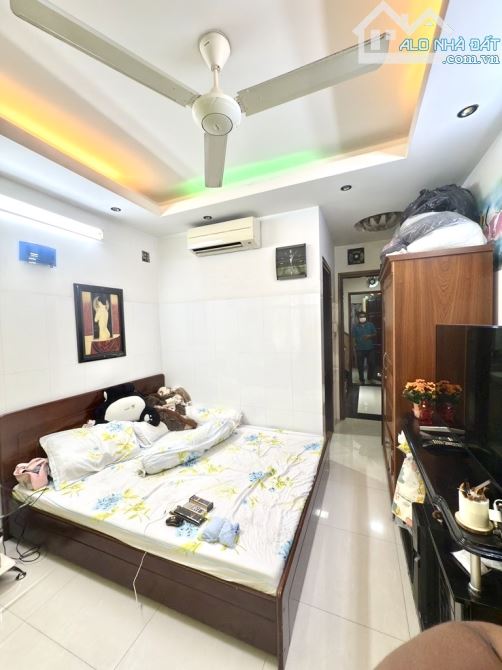 Bán nhà gần khu Bàu Cát_Trần Mai Ninh Tân Bình, 4 Tầng, 73m2, sát mặt tiền, Ở ngay, 8.75 t - 3