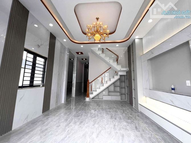 Nhà mới ngay Cầu Ông Thìn. Diện tích 5,7m dài 20m nở hậu 9,5m = 155m² 1 trệt 1 lầu - 3