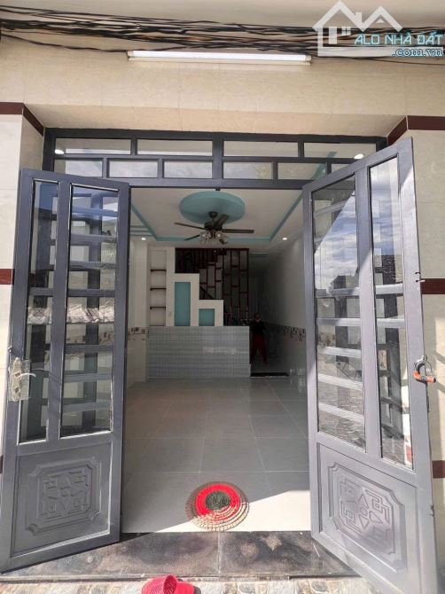 Nhà 1 Lầu Đẹp 4 x 10m, Sát Đường Nhựa 2PN 2WC Full Nội Thất Đẹp. Sổ Hồng Sẵn - 3