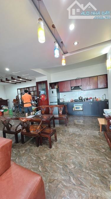 Bán CC E11 Chung Cư 96 Định Công 132m2, 3 ngủ rộng - 3
