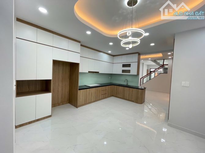 🛑TRỊNH ĐÌNH TRỌNG - HẺM XE TẢI 8M - GIÁP TÂN BÌNH - QUẬN 11 - 3 TẦNG - 100M2— 10.X TỶ - 3