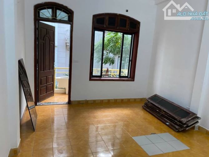 Bán nhà phố Nguyễn Chánh - Cầu Giấy - 60m2 - Oto tránh đỗ - Vỉa hè - Kinh doanh - 25.8 tỷ. - 3