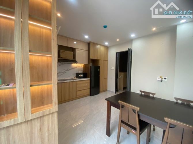 🏡CHDV 8 TẦNG 14 PHÒNG➖MỚI ĐẸP FULL NỘI THẤT➖THU NHẬP KHỦNG 1.2 Tỷ/Năm➖HẺM ÔTÔ 5m➖SÁT Q.1 - 4