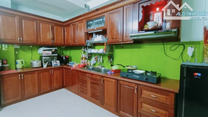 SÁT HẺM XE HƠI - NGUYỄN HỒNG ĐÀO - P.13 TÂN BÌNH - 59m² ( 3x19.7 ) 5TẦNG - 6PN - 6 TỶ TL. - 4