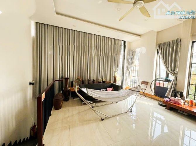 Bán Nhà Đẹp 3T 1 Lửng 1 Tum 178m2 Rộng gần 8m Đường 11 Trường Thọ Thủ Đức 17 tỷ - 4