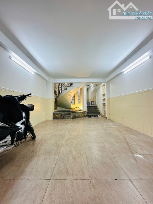Bán nhà HXH 8m Bàu Cát, Nguyễn Hồng Đào - DT 4x16 - 5 tầng giá chỉ 11.5 tỷ TL - 4
