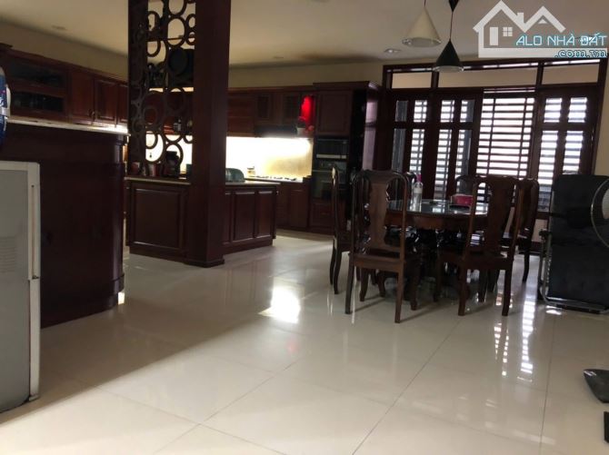 Bán biệt thự đẹp cao cấp đường Đặng Văn Ngữ , Q. Phú Nhuận , 8x22m , 3 tầng , chỉ 38 tỷ - 4