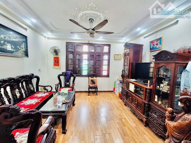 Bán nhà- PHÂN LÔ VỈA HÈ, 2 MẶT THOÁNG MỞ CỬA, KINH DOANH ĐỈNH- Pháo Đài Láng, Đống Đa-48m2 - 4