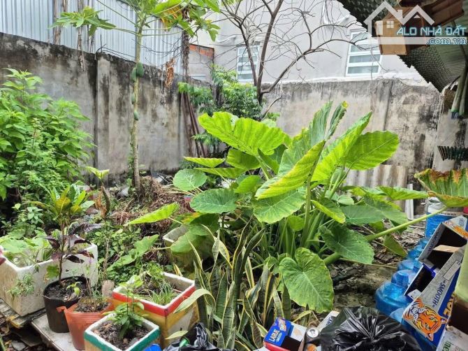 Nhà cấp 4 đang cho thuê 4tr/ tháng ngay trường Tiểu Học Tân Phú Trung. 590 triệu Giao sổ - 4