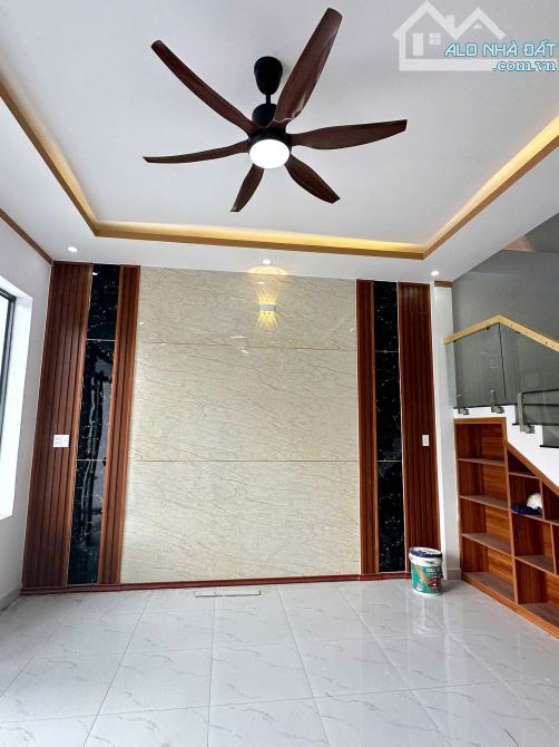 BÁN GẤP NHÀ MẶT TIỀN KINH DOANH XÂY DỰNG KIÊN CỐ 1 TRỆT 1 LẦU, SAU TRƯỜNG TH TÂN PHÚ ẤP 5 - 4
