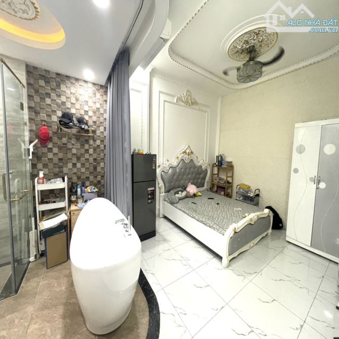 NGỘP BANK 5 TỶ - MẶT ĐƯỜNG 8M CẦU XÉO - 71M2 - 4 TẦNG BTCT - GIÁ 10.X TỶ - 4