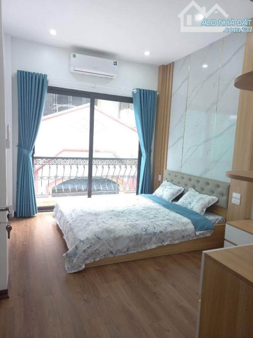 Nhà hiếm - Xuân La - 38m2 5 tầng chào 7.8 tỷ - Ngõ thông - Gần Phố - Sổ vuông đẹp - 4