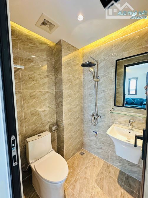 Cho Thuê CCMN Ngõ 96 Đê La Thành  Đống Đa 30m2 Studio Ban Công Cửa Sổ Thang Máy Trống 11P - 4