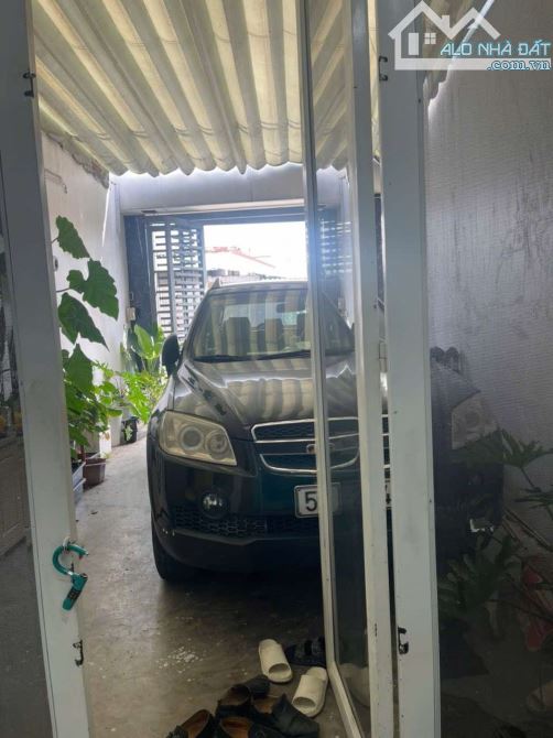 Bán Nhà Tô Ký 12. 100m2, 3 Tầng , Đường 7m .Xe hơi ngủ trong nhà.rẻ có 102 - 4