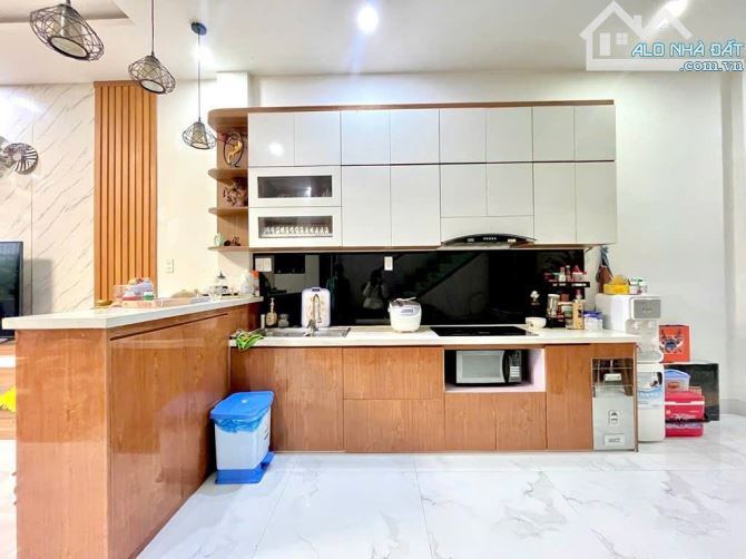NHÀ 3 TẦNG - 2 MẶT TIỀN - KIẾN TRÚC HIỆN ĐẠI - VỊ TRÍ VÀNG GIỮA LÀNG ĐẠI HỌC - HUẾ - 4