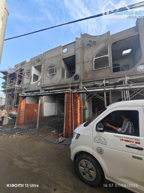 Gía Sốc 2,x tỷ - 140m2 dtsàn, Nhà 1 Lầu Xây Mới 100% TẶNG TOÀN BỘ NỘI THẤT,đường ô tô tận - 5