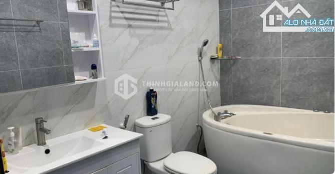 BÁN NHÀ ĐẸP 2 TẦNG HẺM ÔTÔ 7 CHỖ VÀO NHÀ 6x26=150M2 GẦN BIỂN VŨNG TÀU GIÁ TỐT 8.7 TỶ - 5
