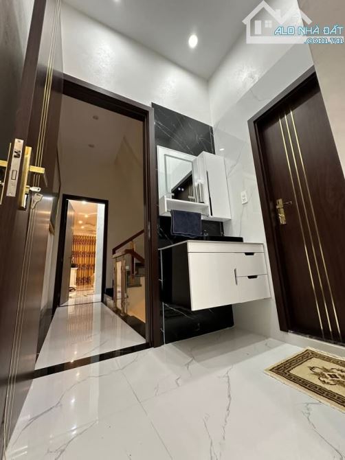 Nhà đẹp 3 tầng mặt đường Đinh Thị Ván - 5