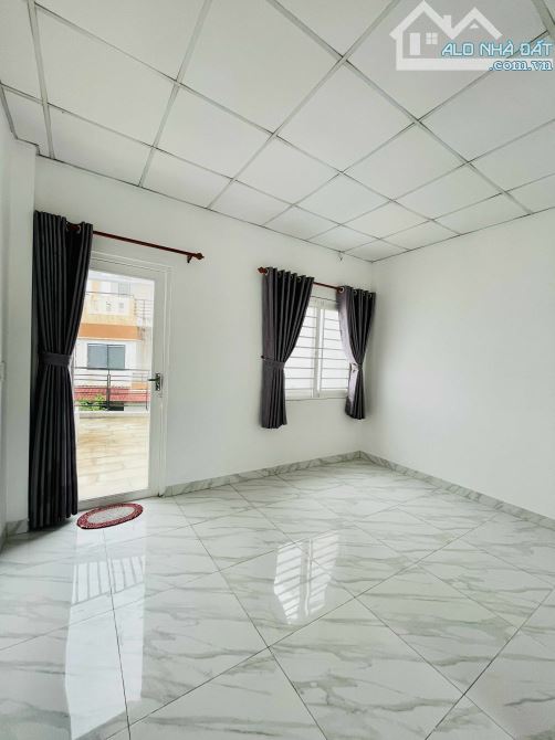 NHÀ ĐẸP GIÁ RẺ - 4 TẦNG - 3PN - HXT QUAY ĐẦU - TTH08 - Q12 - CHỈ 5.2 Tỷ - 5